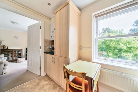 1305634-10-684aed...