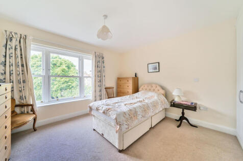 1305634-15-684aed...