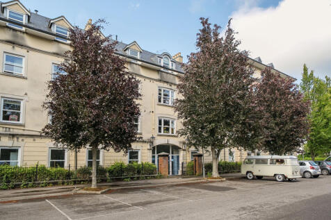 1305634-5-684aed6...