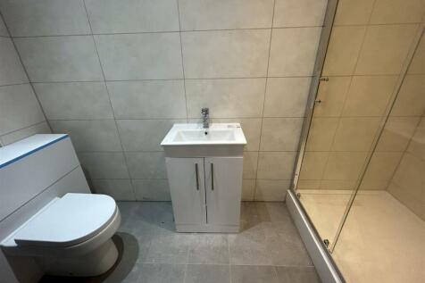 EN SUITE SHOWER ROOM