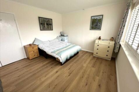 Bedroom (front)