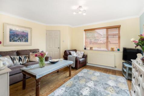 15 Ashlade, Middleton Cheney-6.jpg