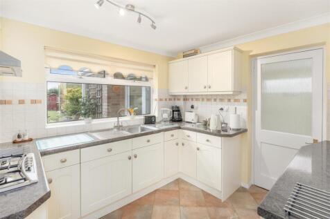 1 Deers Close, Bodicote-8.jpg