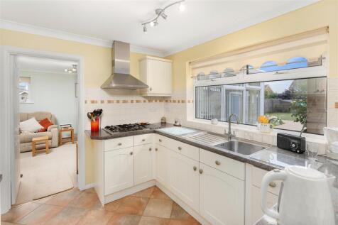 1 Deers Close, Bodicote-9.jpg