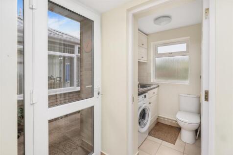 1 Deers Close, Bodicote-11.jpg