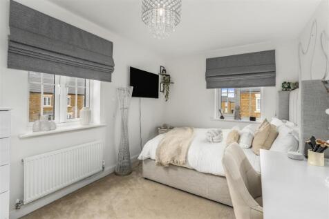 12 Blackwell Drive, Bodicote-24.jpg