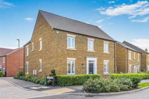 9 Blackwell Drive, Bodicote-2.jpg