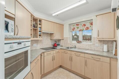 39 Foxhall Court, Banbury-8.jpg