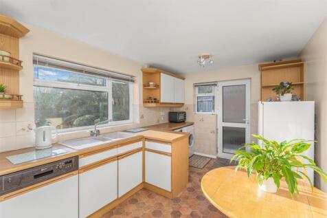 7 Lawrence Leys, Bloxham-12.jpg