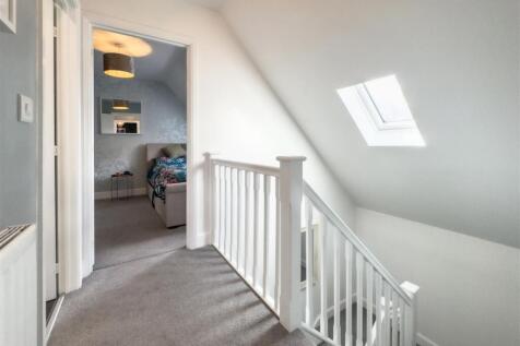 ACCOMMODATION FORST FLOOR