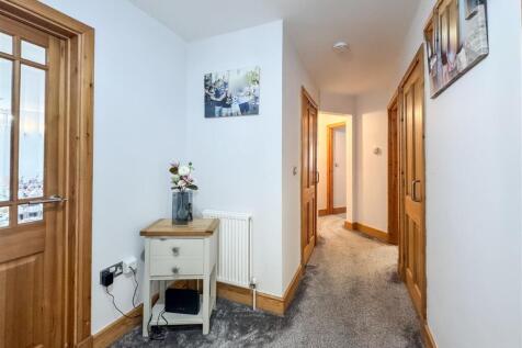 GROUND FLOOR APARTMENT HALLWAY
