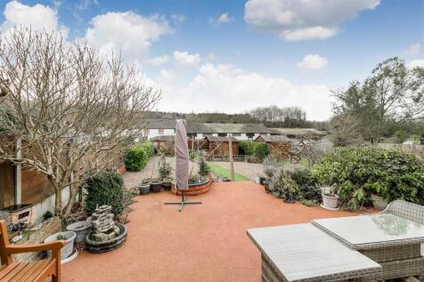 128 Watling Street, Grendon