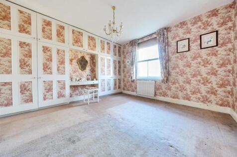 Danesfield, Rothersthorpe