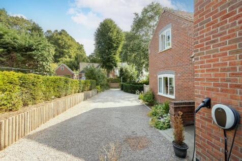 Secret Cottage, Brownsover