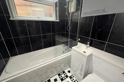 3 Clarendon Bathroom.jpg