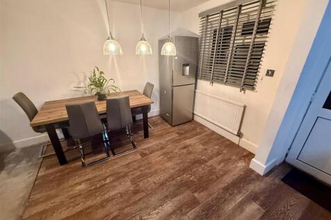 17 Rugby Road Dining Area.jpg