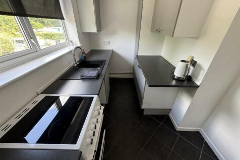 52 Canberra Kitchen.jpg