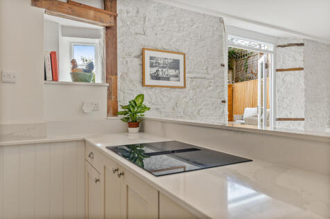 13 Kitchen 2  Windrush 7a Ridge Hill Dartmouth - 2