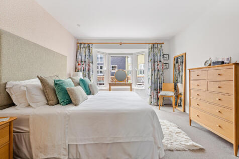 39 Main Bedroom 14 Dart Marina Sandquay Road Dartm