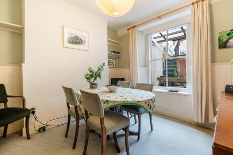 12 Dining Room 9 College Way Dartmouth - 250529