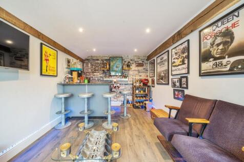 Bar / Office