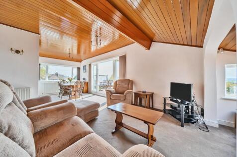 Sitting / Dining Room