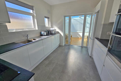 Kitchen (8)