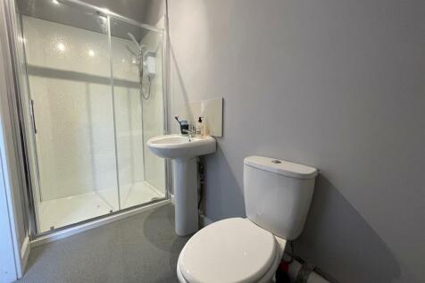 EN SUITE SHOWER ROOM