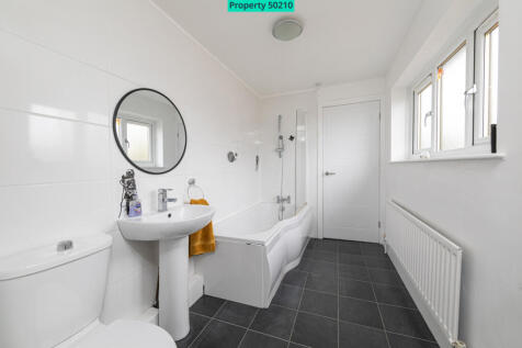 Jack &amp; Jill Ensuite