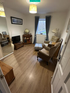 Bedroom 5 - 11&#39; 8 x 9&#39;11 (3.56m x 3.02m)