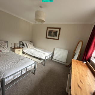 Bedroom 4 - 12&#39;2 x 7&#39;10 (3.71m x 5.07m)