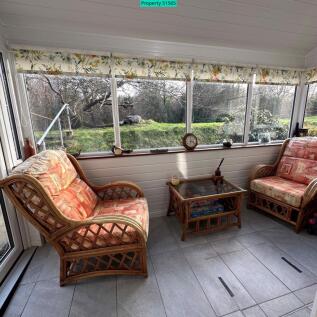Garden Room - 5&#39;3 x 11&#39;5 (1.6m x 3.5m)