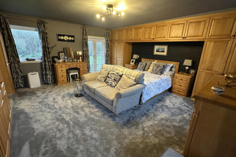 Principal Bedroom with Juliet balcony
