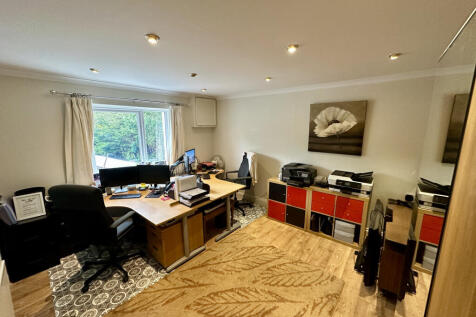 Grd Fl Office / Bedroom 6 - 14&#39;3 x 1&#39;11 (4.34m x 3