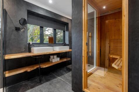 Family Shower and Sauna