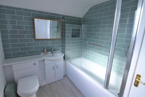 bathroom phoot 2a kennilworth road 