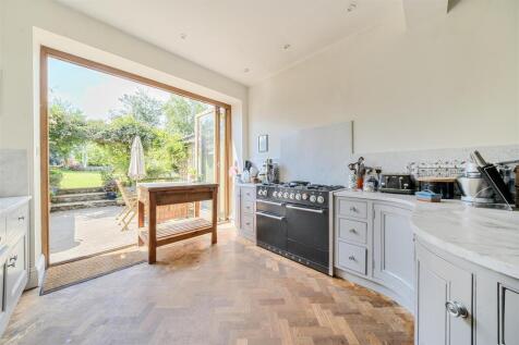 1312081-19-6855ac815e031-ARW1312081-37-6855ac815e0