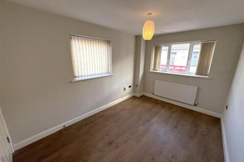 Living room 2.JPG