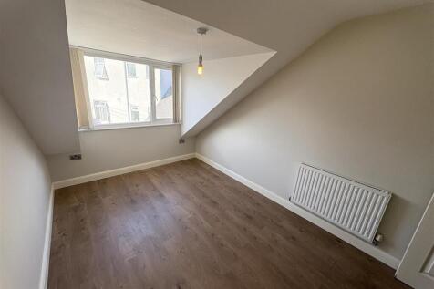 Bedroom 2.JPG