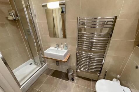 Ensuite.jpeg