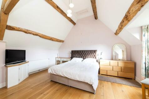 PRINCIPAL BEDROOM.jpg