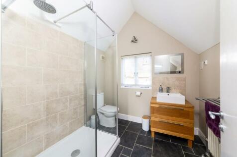 SHOWER ROOMii.jpg