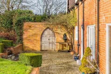 VICTORIAN GOTHIC GATE.jpg