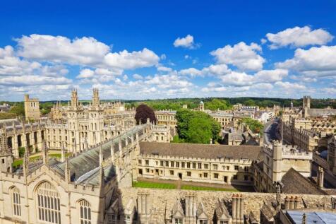 OXFORD COLLEGE SCENE.jpg