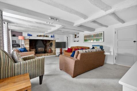 RELAXING SITTING ROOM.jpg