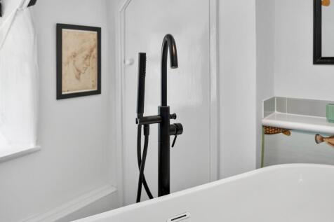 PRINCIPAL BATHROOM DETAIL.jpg