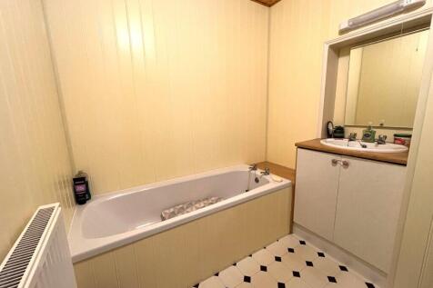 Bath/shower room