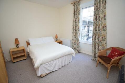 Bedroom 1.JPG