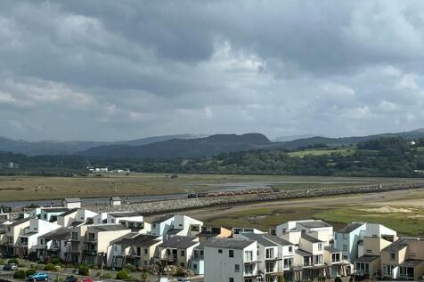 Approaching Ffestiniog Train.JPEG