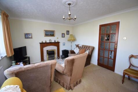 Living Room 2.JPG